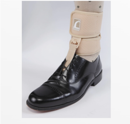 Ossur Foot up Beige on black shoe